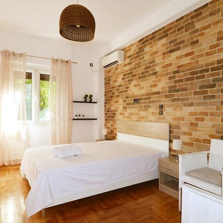 A Modern Rustic Cosy Apartment At The Foot Of Mount Lycabettus Athen Eksteriør bilde
