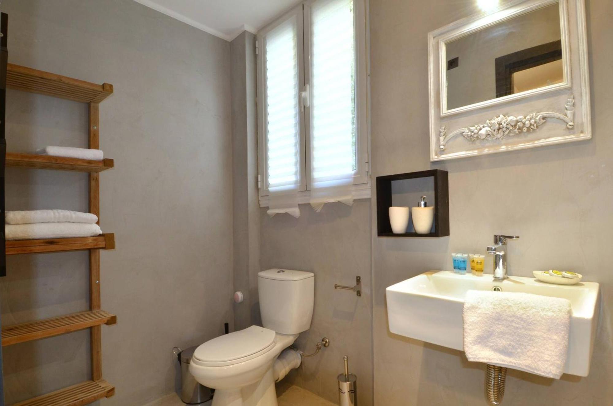 A Modern Rustic Cosy Apartment At The Foot Of Mount Lycabettus Athen Eksteriør bilde